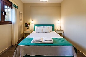 Seaside Summer Bliss - Aurora Luxury Pool Paradise