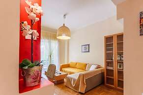 Athens Strawberry Hideaway - City Chic Retreat