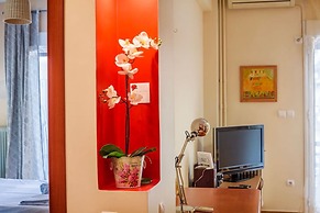 Athens Strawberry Hideaway - City Chic Retreat