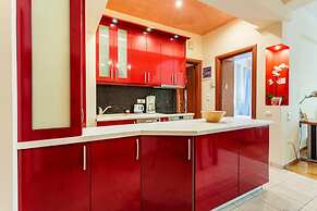 Athens Strawberry Hideaway - City Chic Retreat