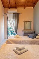 Sunny Summer Retreat - Perfect Location BBQ