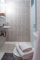 Sunny Summer Retreat - Perfect Location BBQ