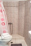 Sunny Summer Retreat - Perfect Location BBQ