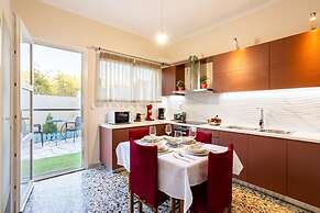 Avia Seaview Getaway - Konstantina s Hidden Haven