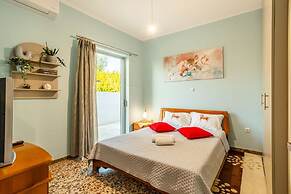 Avia Seaview Getaway - Konstantina s Hidden Haven