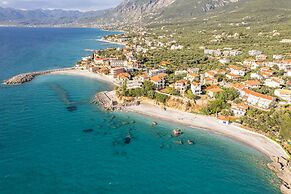 Avia Seaview Getaway - Konstantina s Hidden Haven