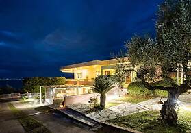 Verga Sunset Gem - Ilia Seaview Private Retreat