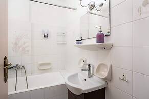 Kalamata s Handmade Apartment