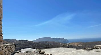 Rustic Stone House in the Heart of Folegandros