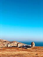 Rustic Stone House in the Heart of Folegandros