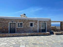 Rustic Stone House in the Heart of Folegandros