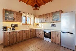 Mani Panoramic Seaviews - Luxury Summer Haven