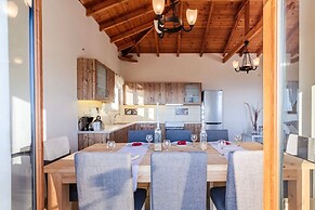 Mani Panoramic Seaviews - Luxury Summer Haven