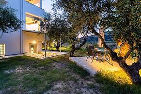 Kitries Summer Getaway - Eden Seaside Suite