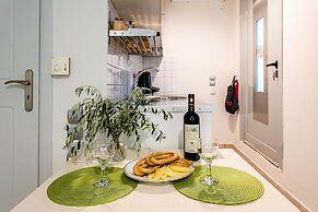 Kitries Summer Getaway - Eden Seaside Suite