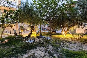 Kitries Summer Getaway - Eden Seaside Suite