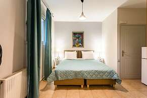 Kitries Summer Getaway - Eden Seaside Suite