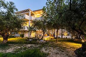 Kitries Summer Getaway - Eden Comfy Suite