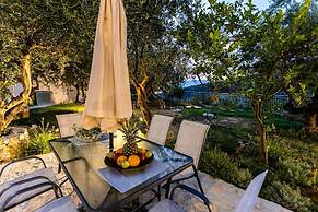 Kitries Summer Getaway - Eden Cozy Suite