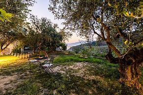 Kitries Summer Getaway - Eden Cozy Suite