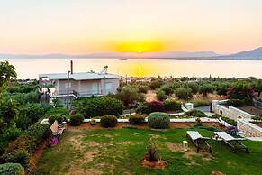 Sunset Paradise - Verga s Ultimate Seaview Getaway