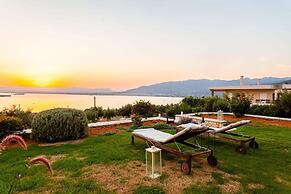 Sunset Paradise - Verga s Ultimate Seaview Getaway