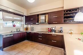 Sunset Paradise - Verga s Ultimate Seaview Getaway