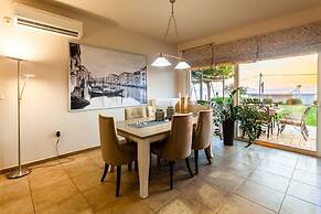 Sunset Paradise - Verga s Ultimate Seaview Getaway