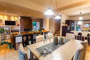 Sunset Paradise - Verga s Ultimate Seaview Getaway