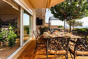 Sunset Paradise - Verga s Ultimate Seaview Getaway