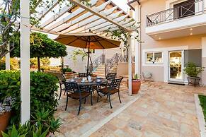 Sunset Paradise - Verga s Ultimate Seaview Getaway