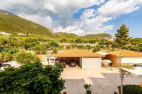 Sunset Paradise - Verga s Ultimate Seaview Getaway