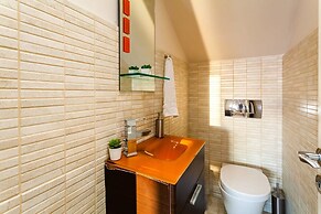 Sunset Paradise - Verga s Ultimate Seaview Getaway