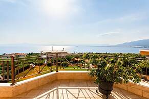 Sunset Paradise - Verga s Ultimate Seaview Getaway