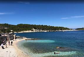 Live the Summer Dream at Gaios Cozy Retreat