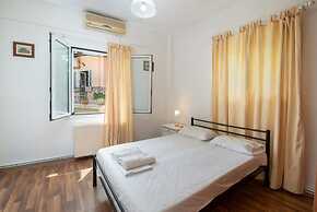 Live the Summer Dream at Gaios Cozy Retreat