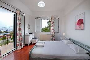 Live the Summer Dream at Gaios Cozy Retreat