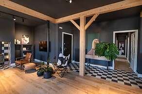 City s Best-kept Secret Chic Luxe Getaway