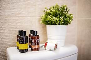 Athens Luxury Getaway - Pasalimani City Oasis