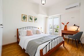 Athens Luxury Getaway - Pasalimani City Oasis