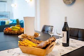 Athens Luxury Getaway - Pasalimani City Oasis