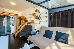 Acropolis Cozy Studio Home in the Heart of Athens