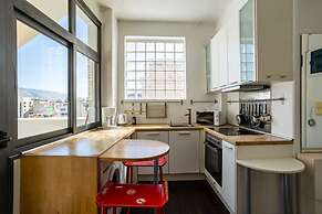 Acropolis Cozy Studio Home in the Heart of Athens