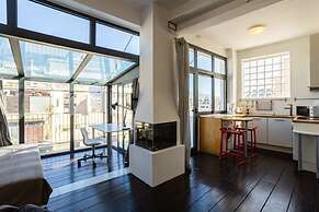 Acropolis Cozy Studio Home in the Heart of Athens