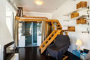 Acropolis Cozy Studio Home in the Heart of Athens