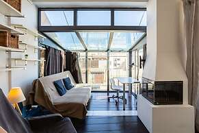 Acropolis Cozy Studio Home in the Heart of Athens