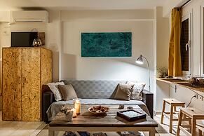 Downtown Central Suite With Private Parking