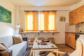 Downtown Central Suite With Private Parking