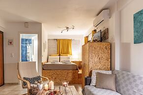 Downtown Central Suite With Private Parking