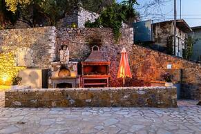 Kitries Summer Getaway - Eden Sandy Suite